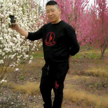 五郎尼玛的照片