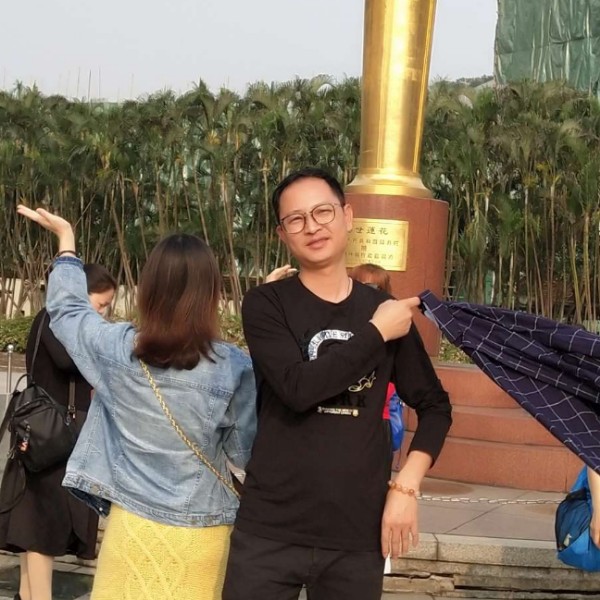 海燕踢无辜的照片