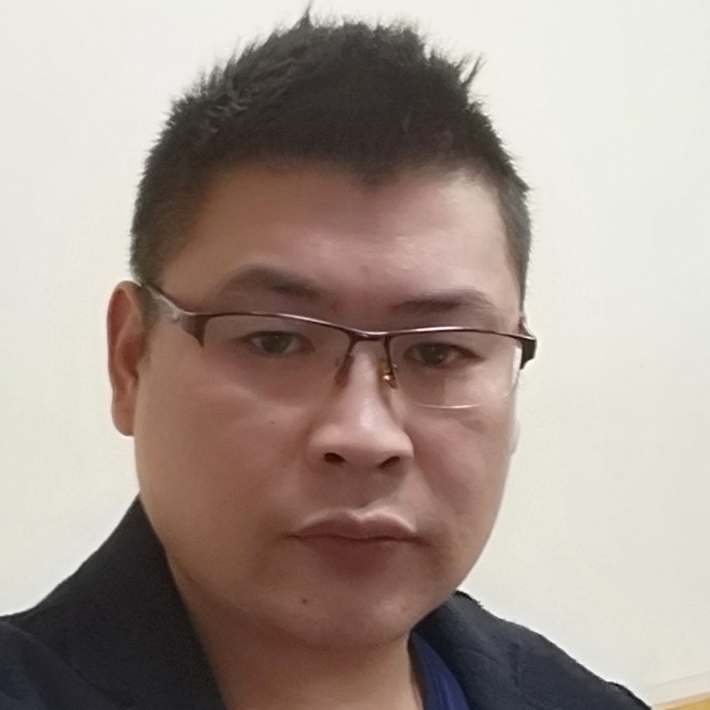 愉快漫步花瓣的照片