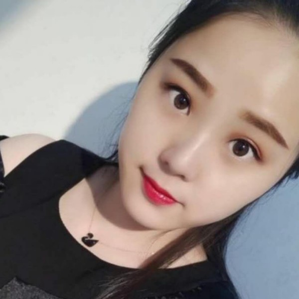 光亮深拥冥王星的照片