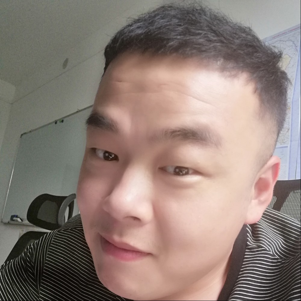 浅蓝蓝的照片