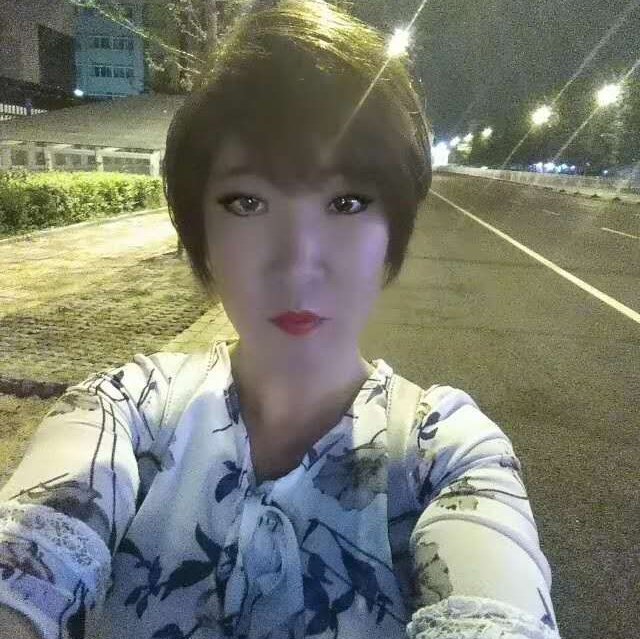 兴奋漫步烤鸡的照片