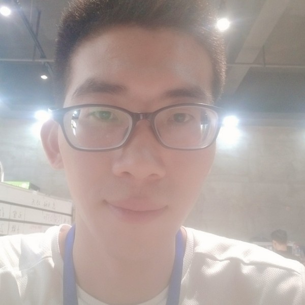 墨镜冷艳的照片