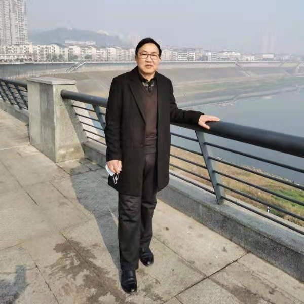 草莓演变苹果的照片