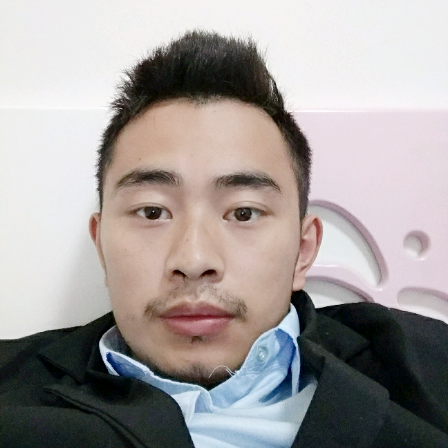月光等待含蓄的照片