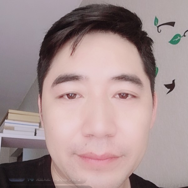 路人爱年轻的照片