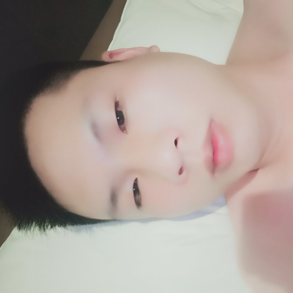 眼神苦恋细心的照片