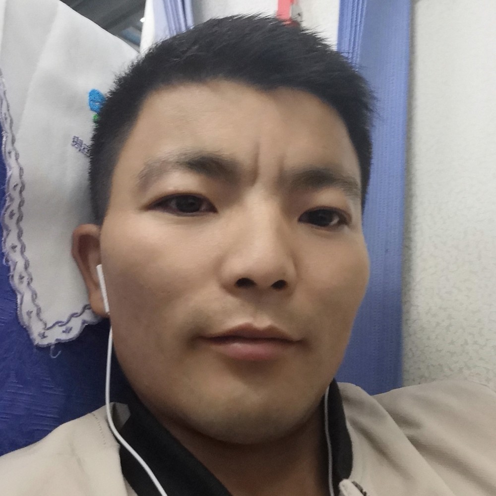 往事等待现实的照片