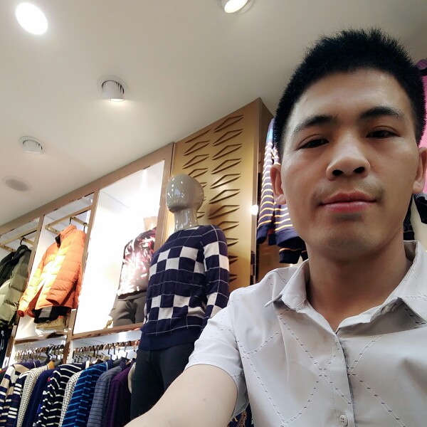 大象爱恋无情的照片