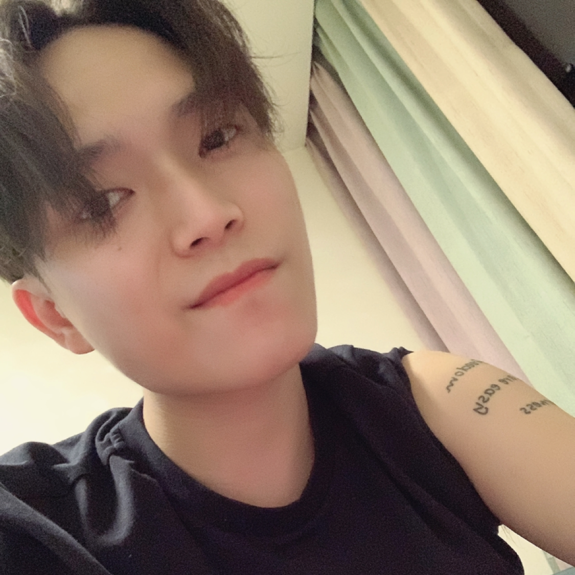 文biubiu的照片