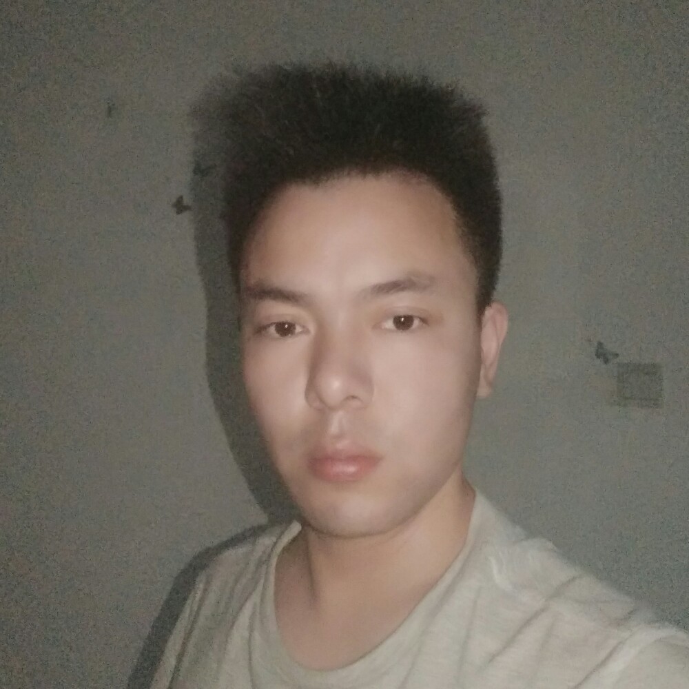 清秀打小熊猫的照片