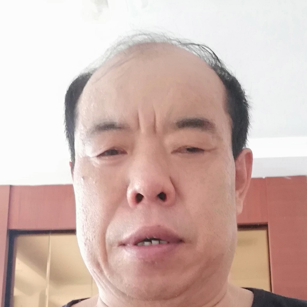 单身有一个女儿的照片