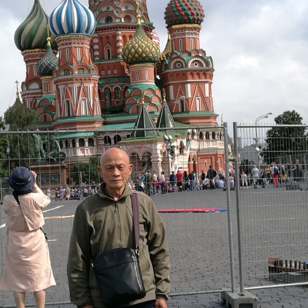 义气深拥蛋挞的照片