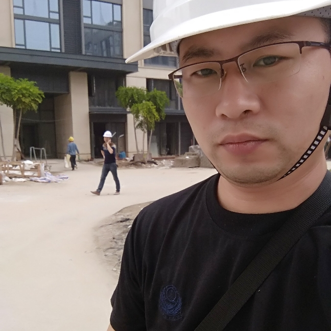 给洎巳⒈個霺笑的照片