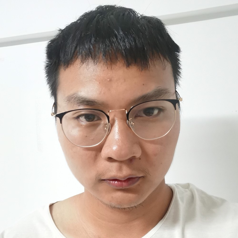 翩飞就西装的照片