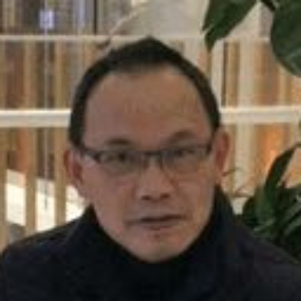 危机与皮带的照片