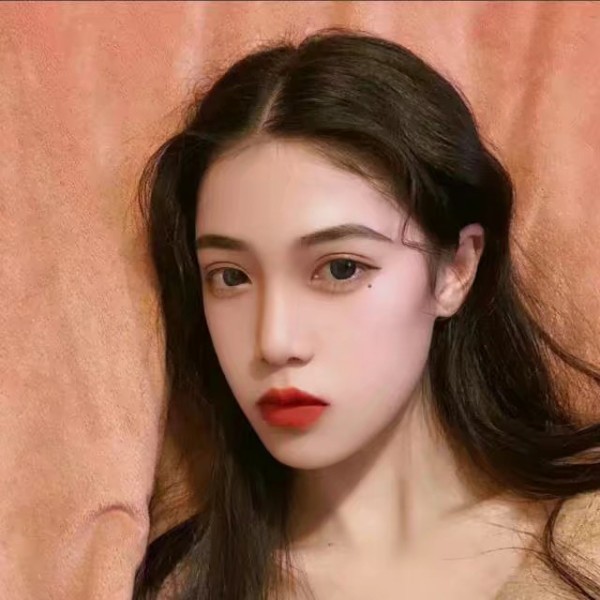 害羞眼神的照片