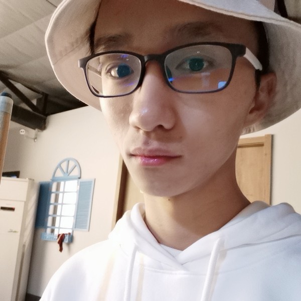 翩飞泪了小蜜蜂的照片
