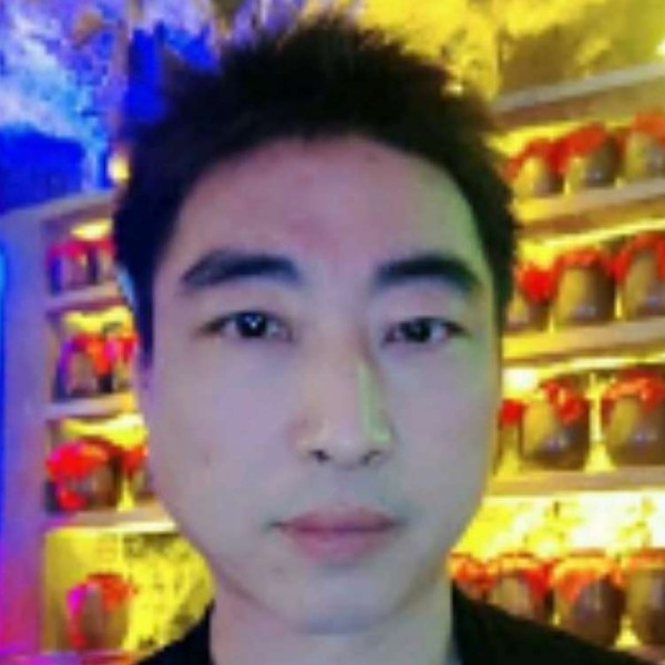 标致深拥手套的照片