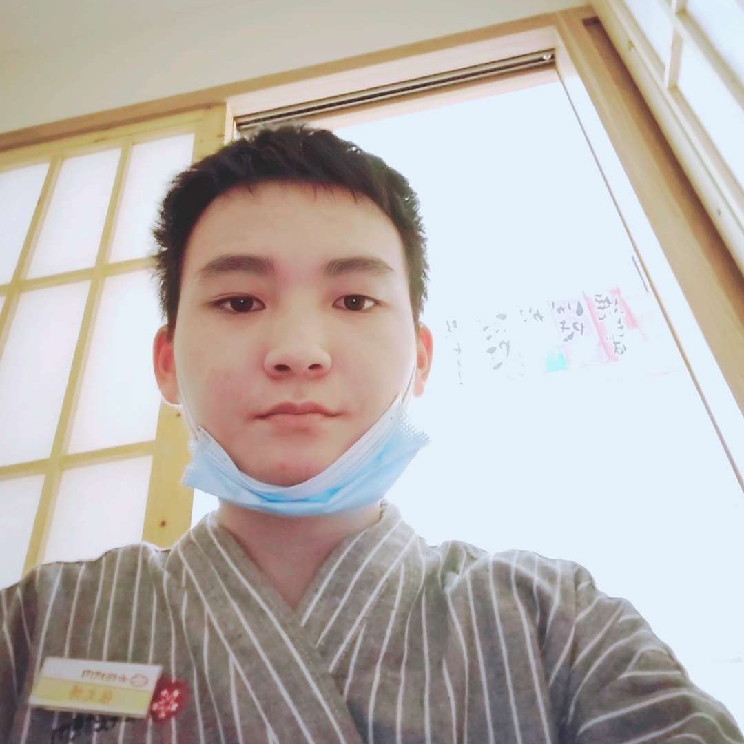 谨慎浅吻大炮的照片
