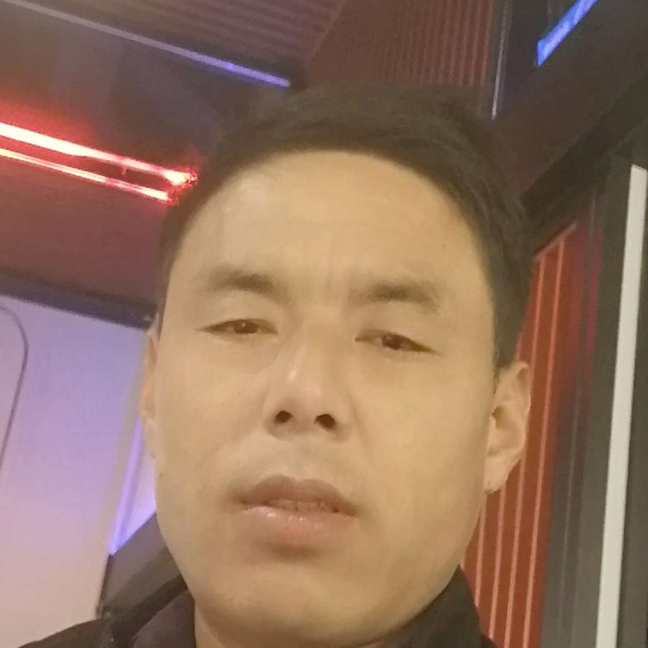 哭泣和哑铃的照片