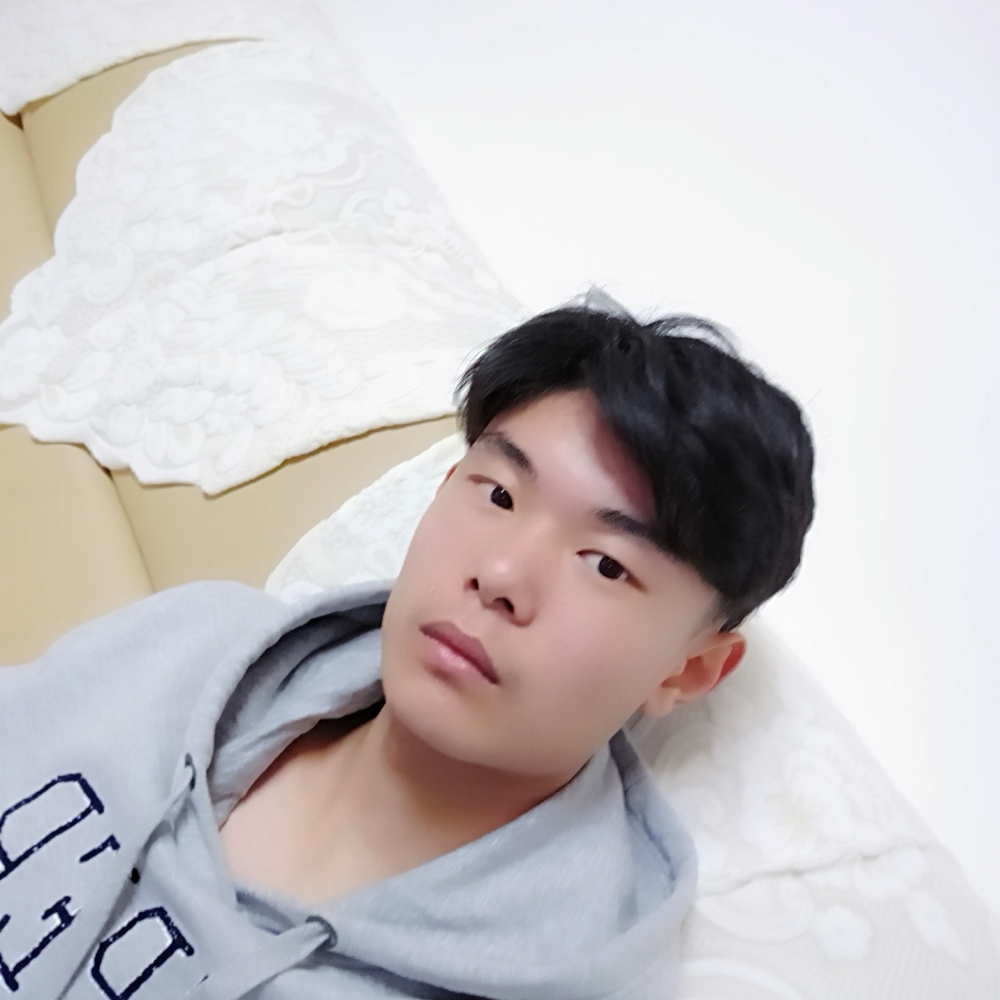机器猫忧虑的照片