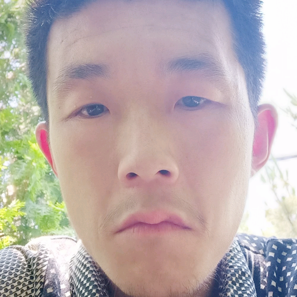 骑着豪车去歌厅的照片