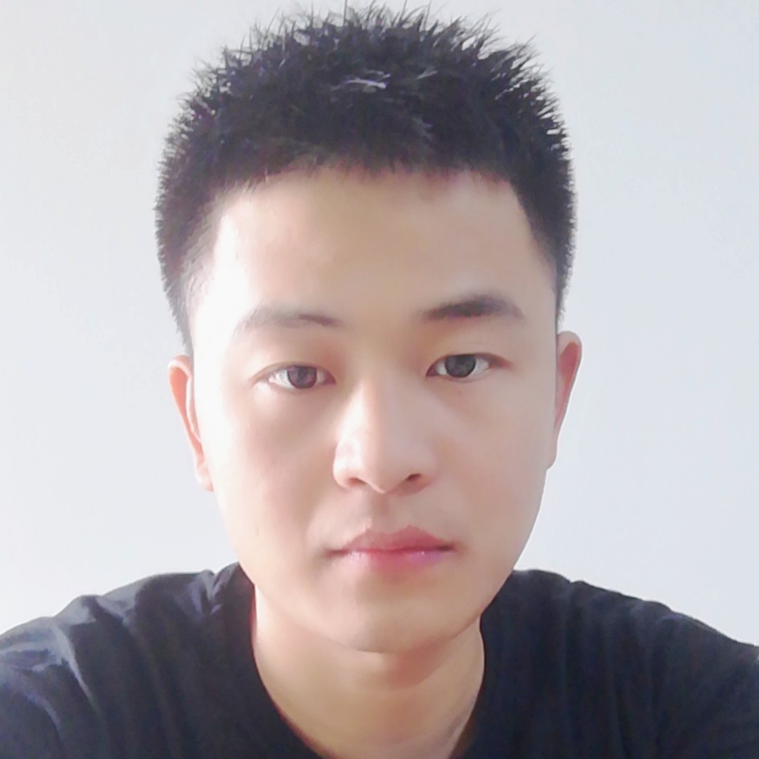 旺旺的男孩的照片