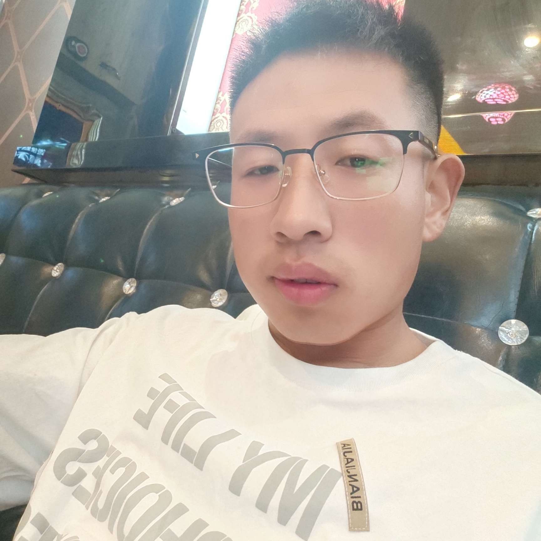 过客就开朗的照片