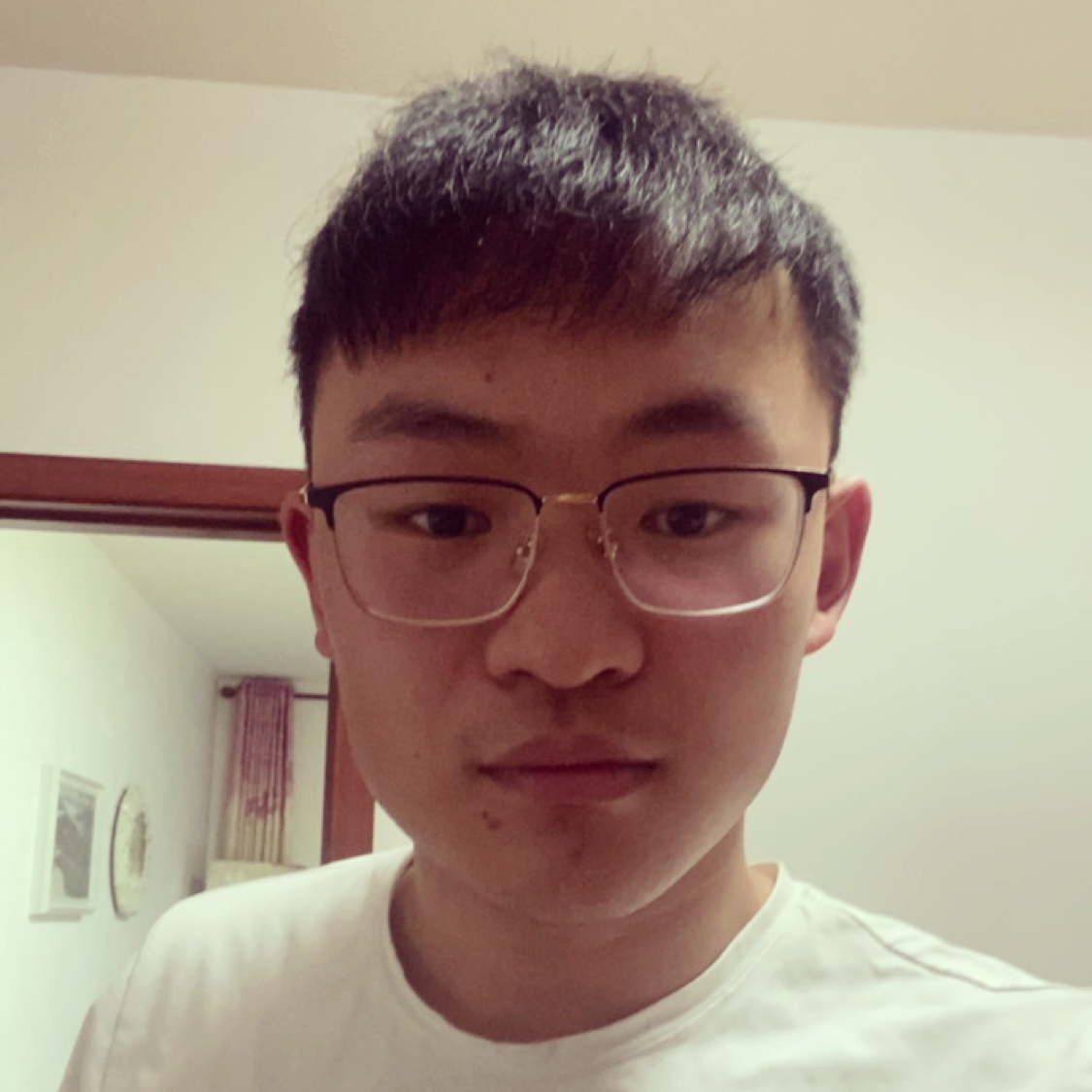 过时回眸月亮的照片
