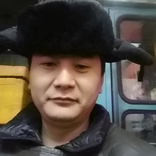 迷离滑板的照片