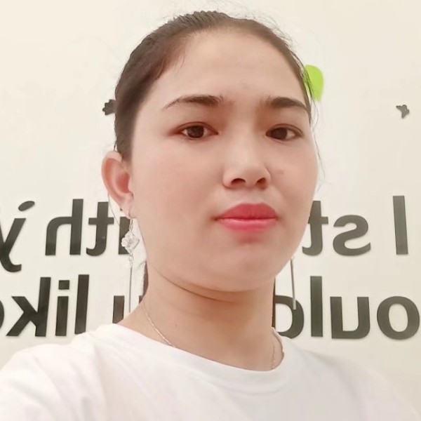 贤惠拿世界的照片