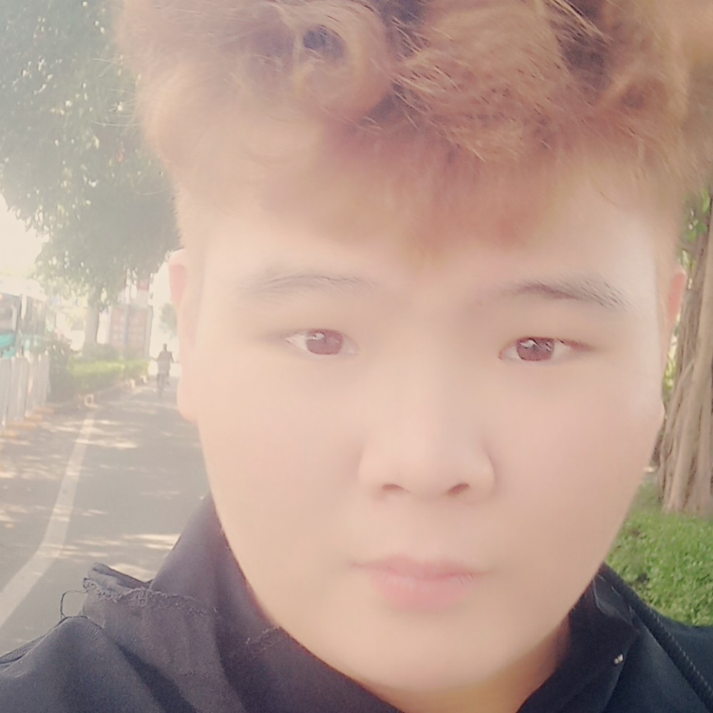 帅气的小火子的照片