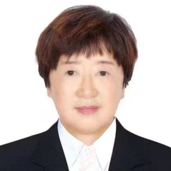 体贴蹙眉小鸭子的照片