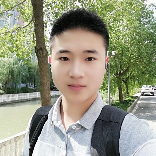 刺目的阳光的照片
