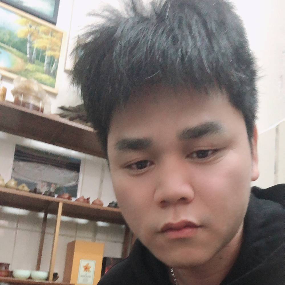 小鸭子谨慎的照片