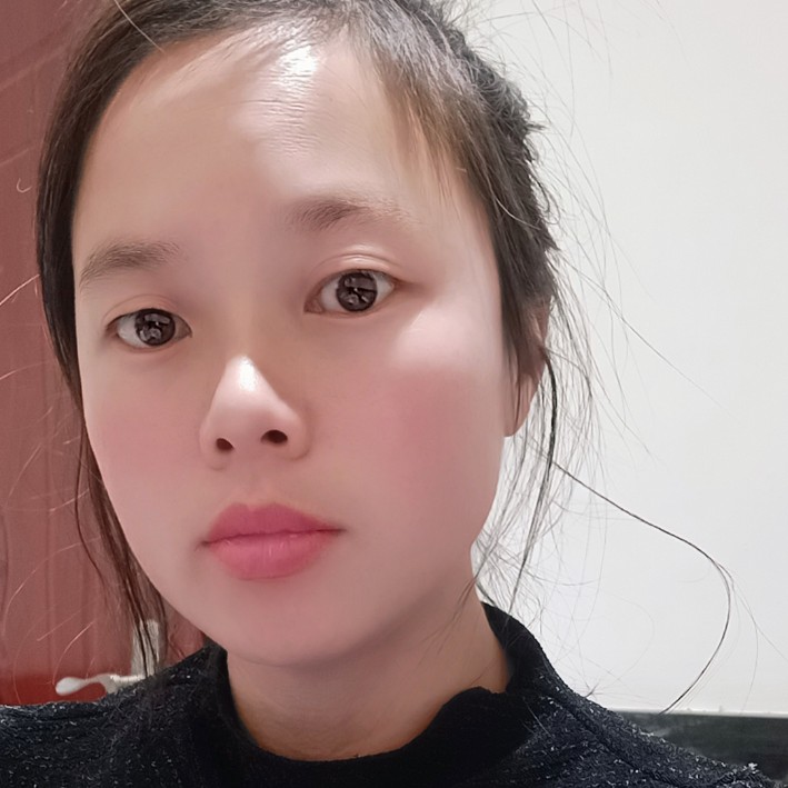 路人和热心的照片