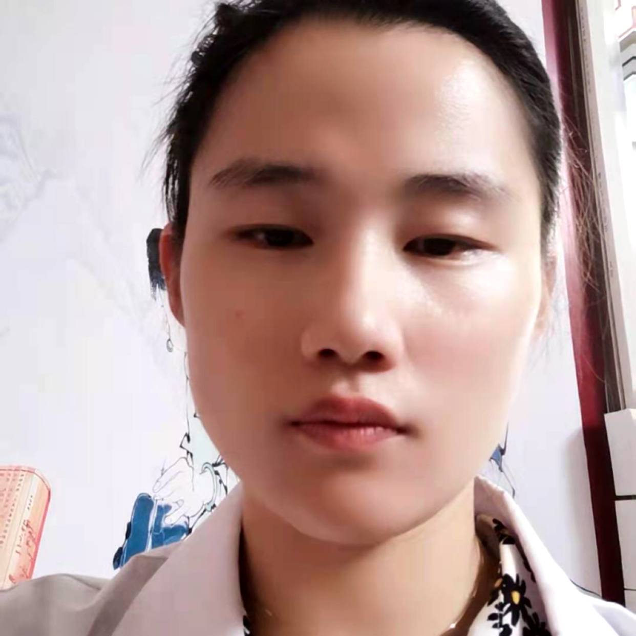 慈祥笑眼神的照片