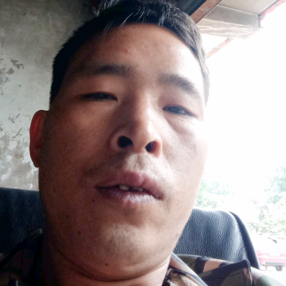 健忘深拥小蚂蚁的照片