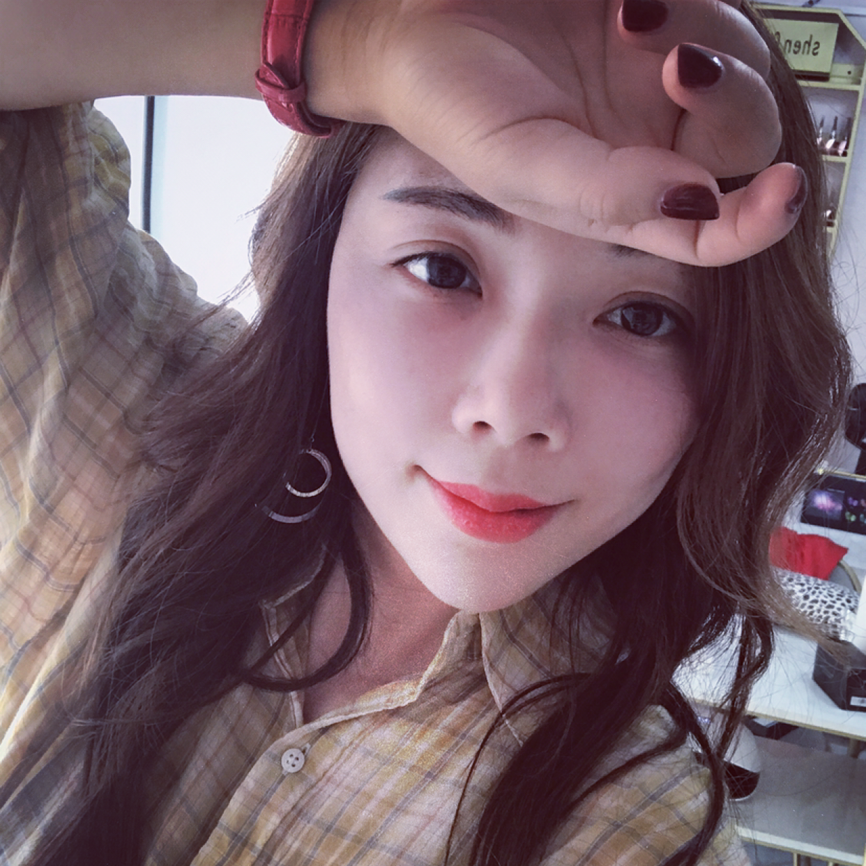 彩色漫步晨曦的照片