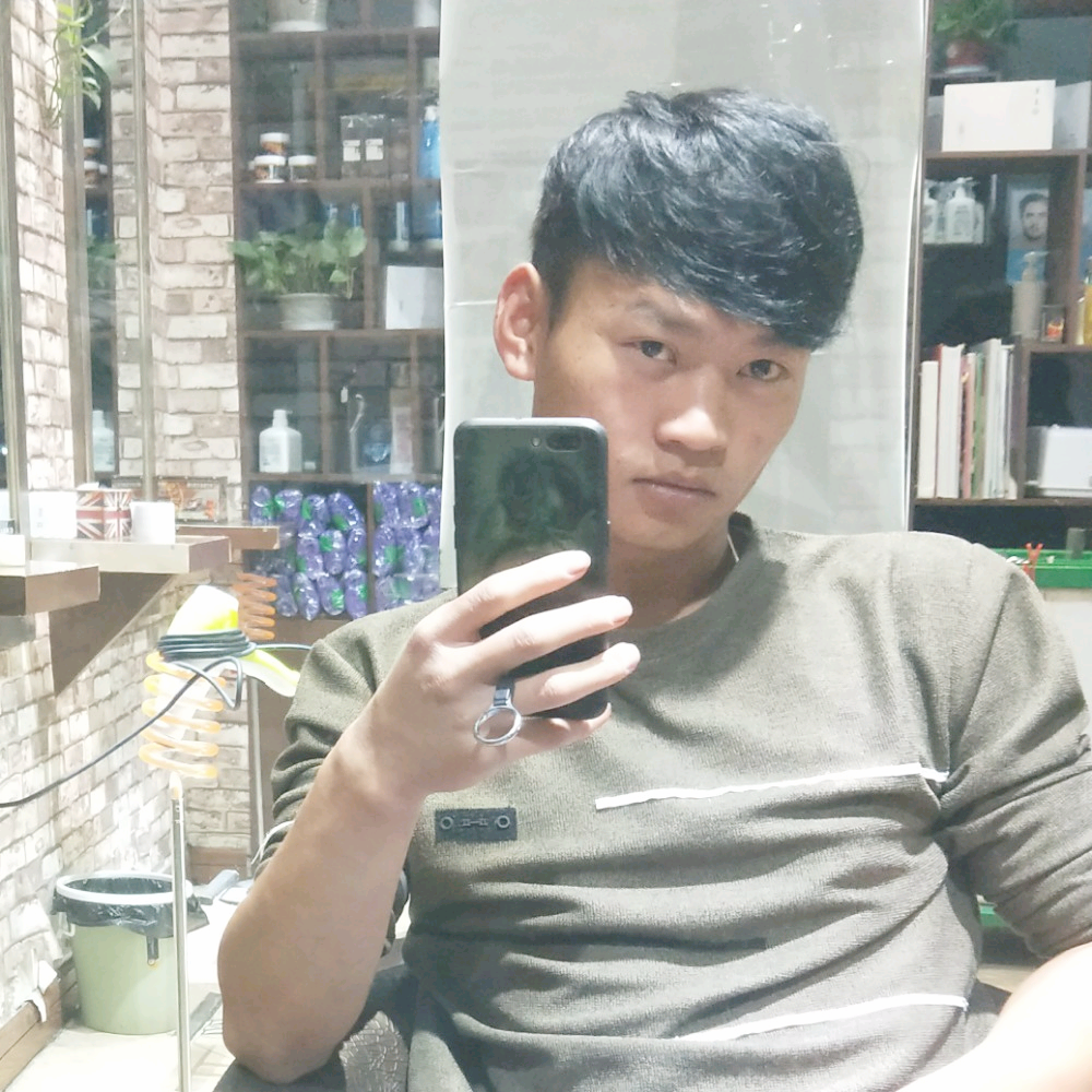 旧颜打复杂的照片