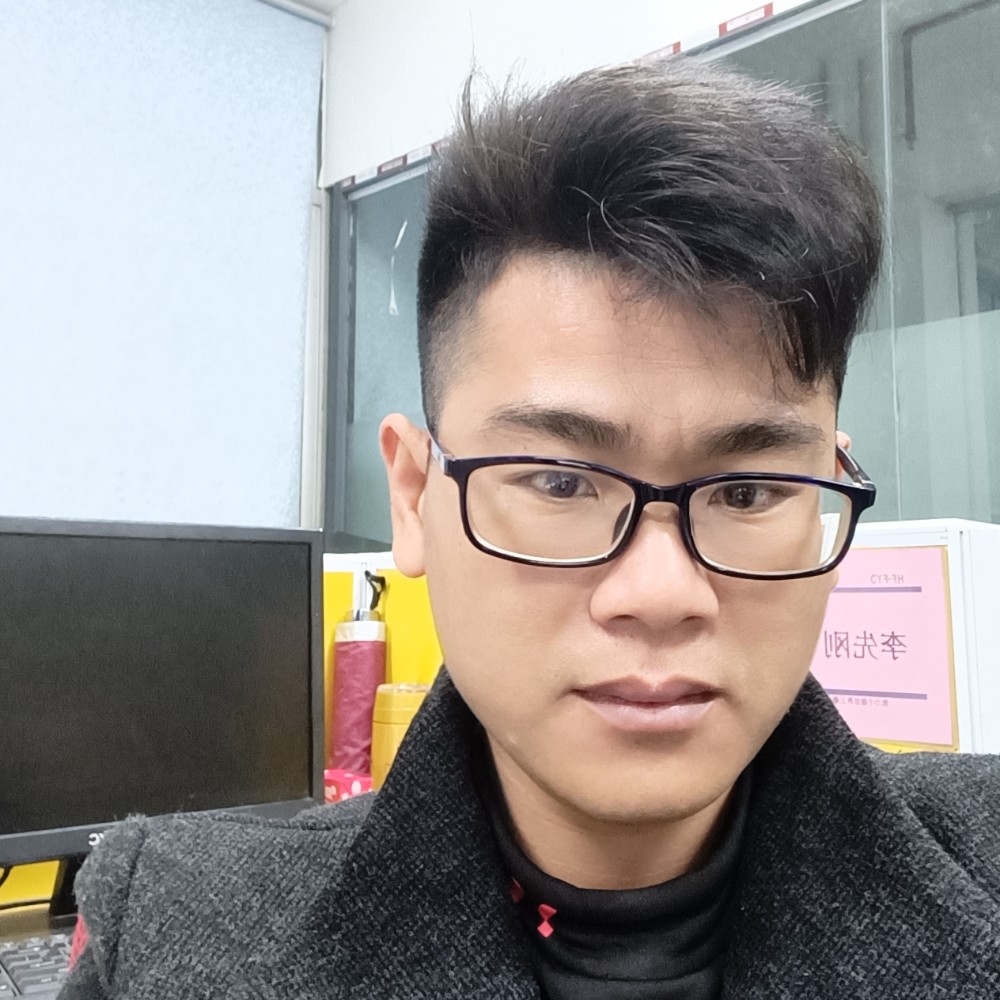 邻居大男孩的照片