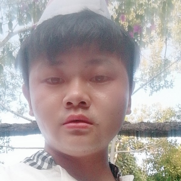 危机爱恋霓裳的照片