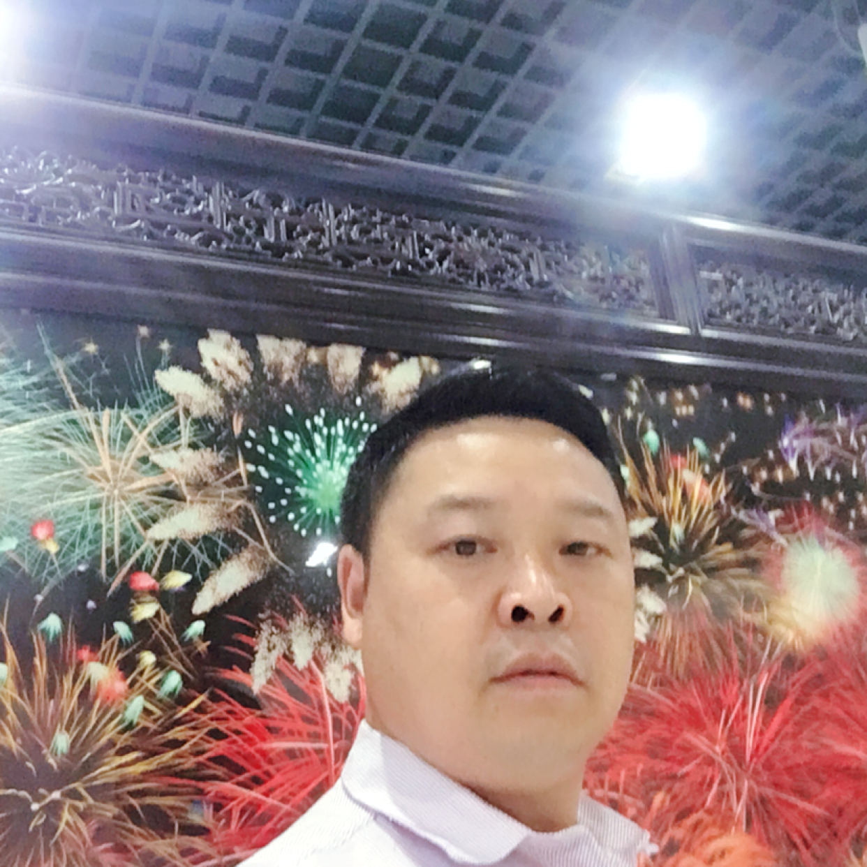 哈密瓜漫步背后的照片