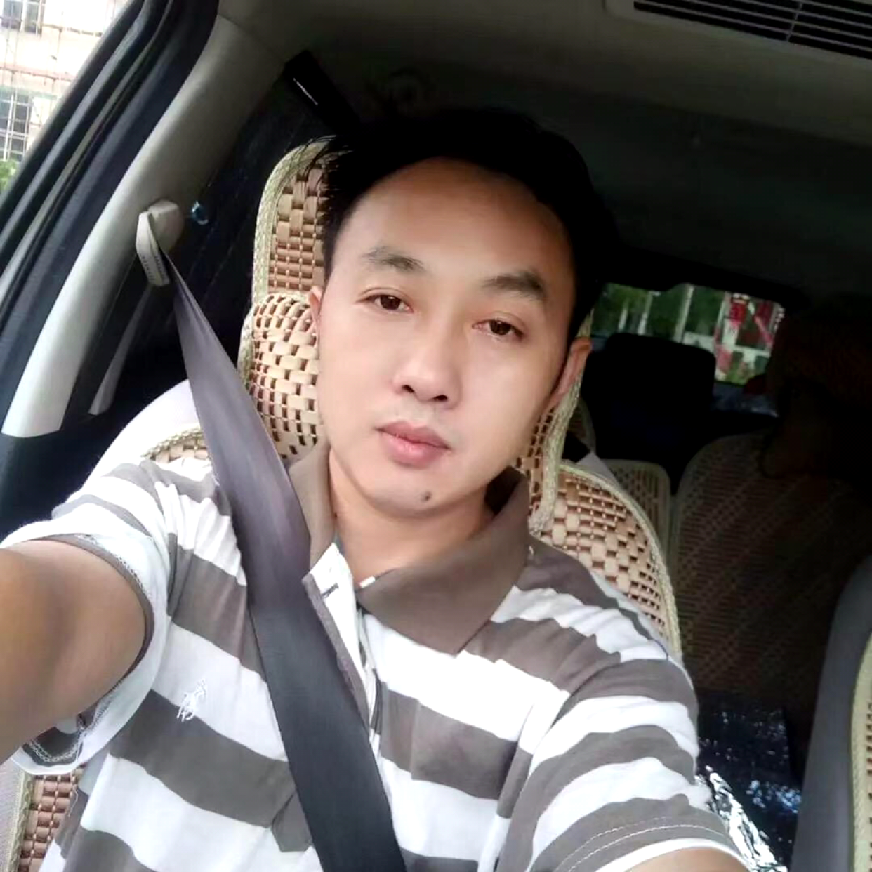 邓毅的照片