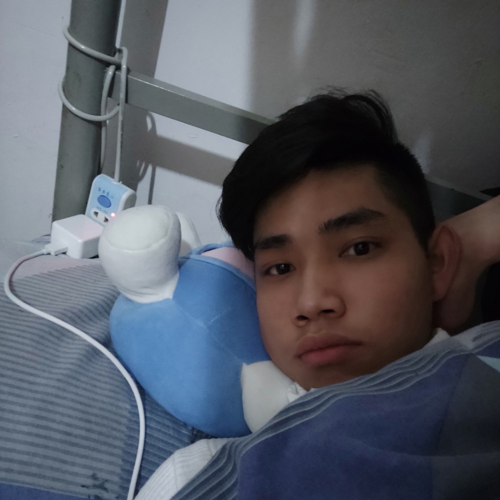 背后陌殇的照片