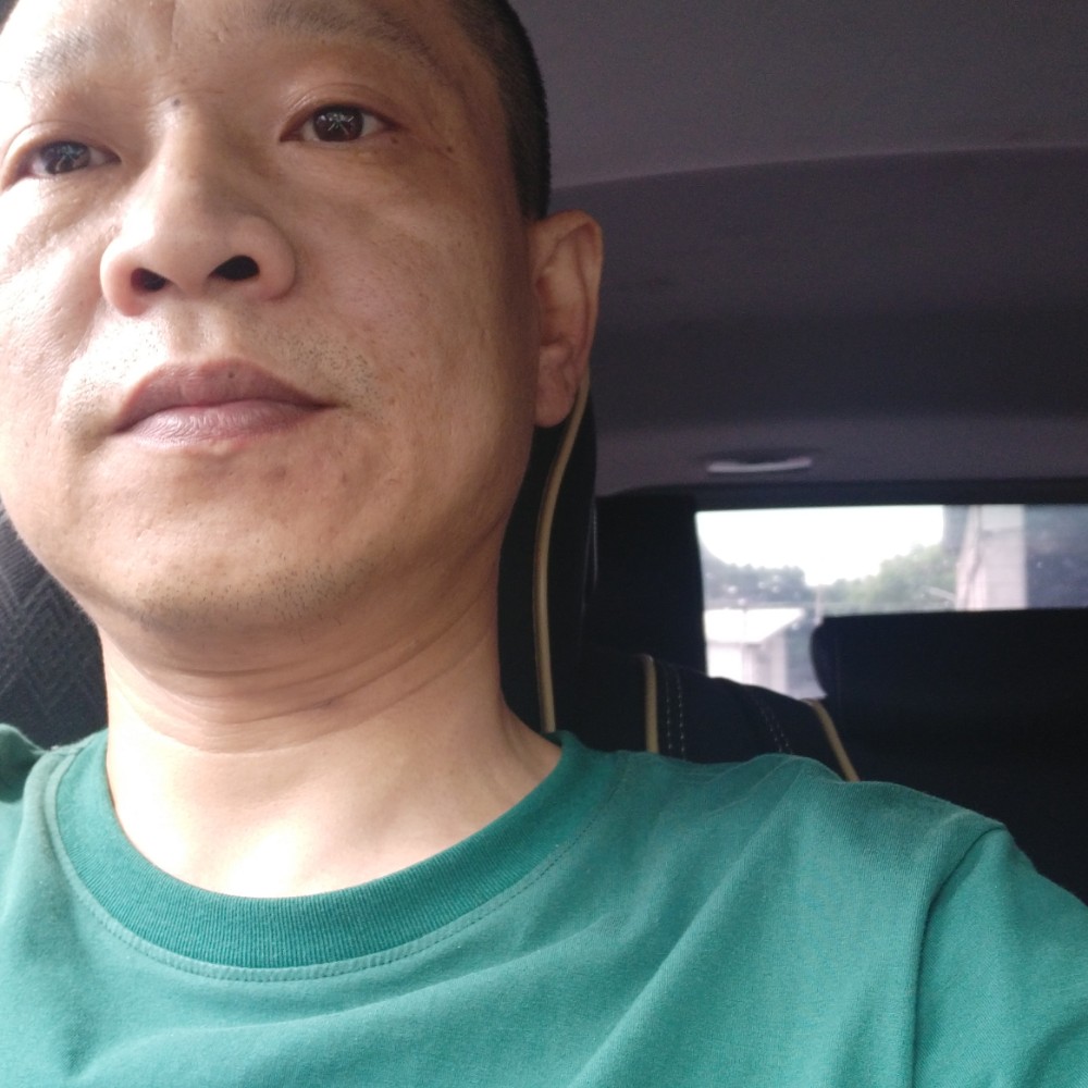 瘦瘦請金针菇的照片