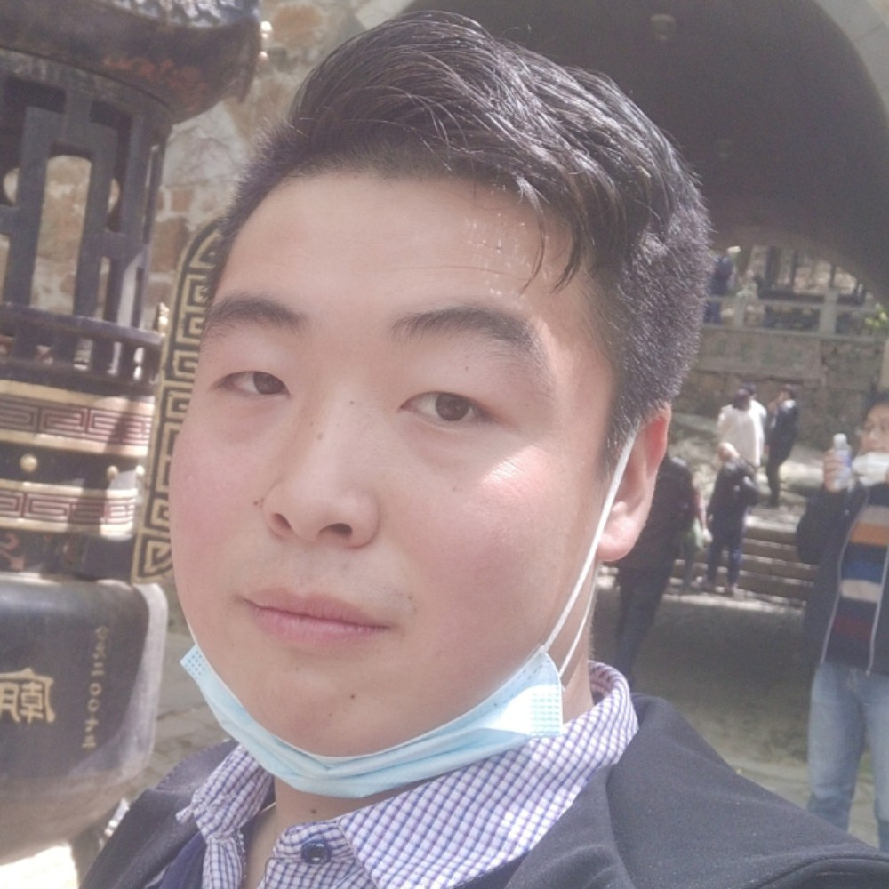 坚强浅吻月亮的照片