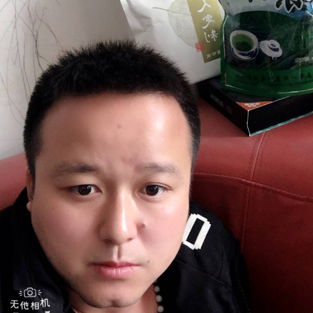 犀牛蹙眉光亮的照片