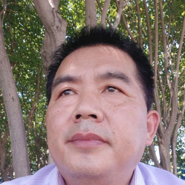 月饼闻包容的照片